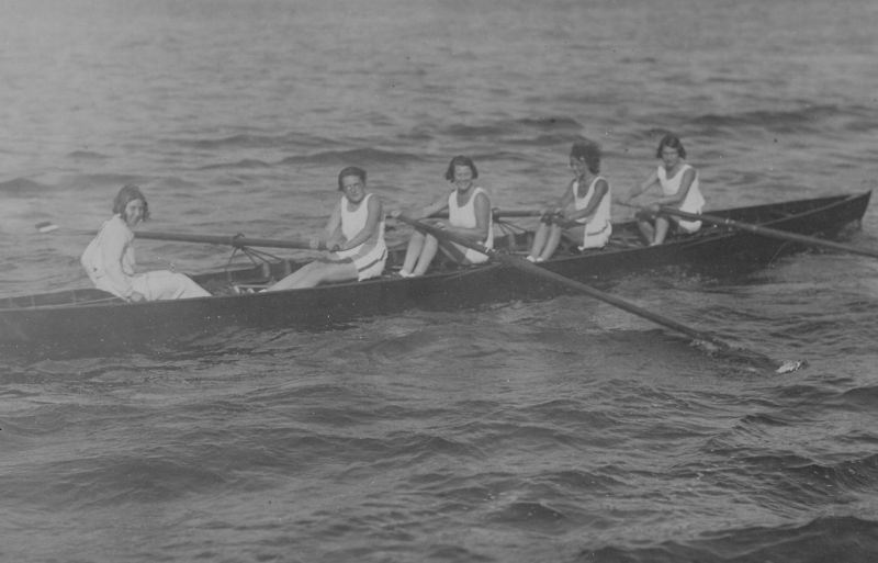 1932 – 