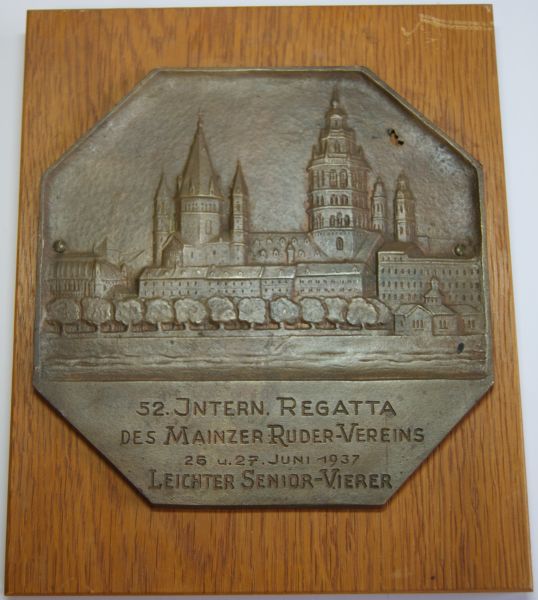 1937 – 