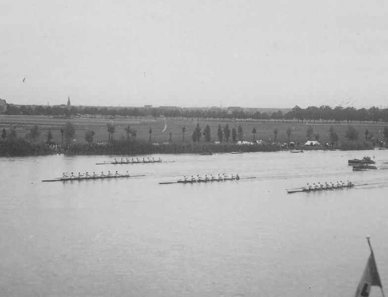 1938 – 