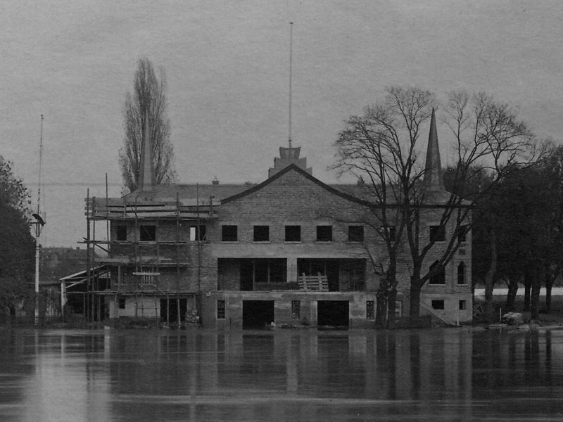 1924 – Bootshaus im Hochwasser